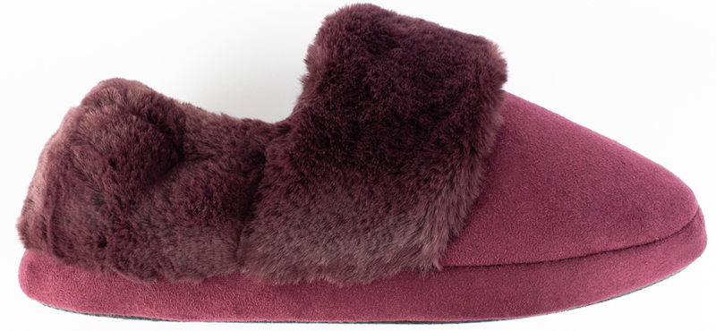 Plush material of the Snugtoes Remi Slippers Plush material of the Snugtoes Remi Slippers